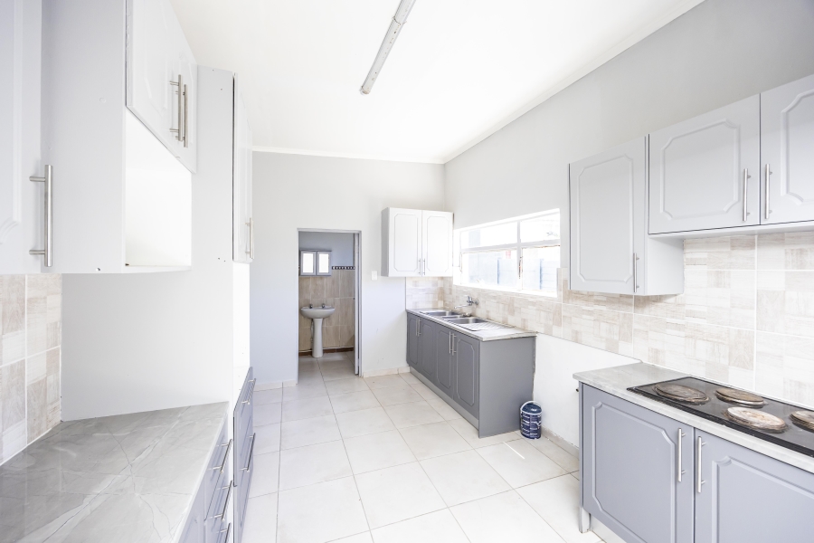 5 Bedroom Property for Sale in Sunnyridge Eastern Cape